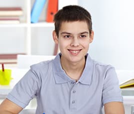 李静会见赞比亚青年、体育与艺术部长恩坎杜